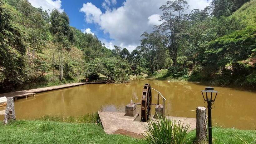 הוסטל Pousada Recanto Lisieux