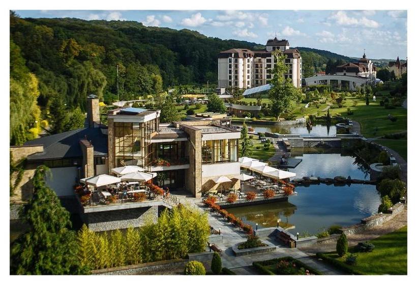 Apartament Hotel By Derenivska Kupil