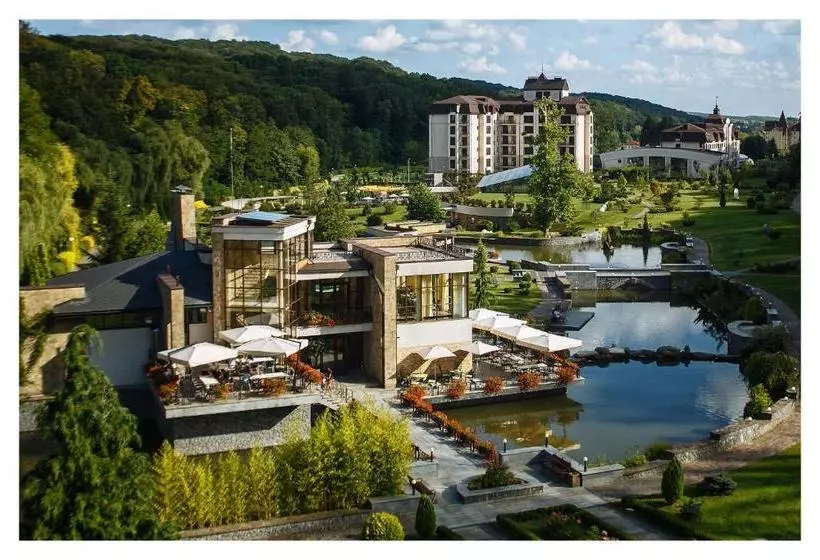 Apartament Hotel By Derenivska Kupil