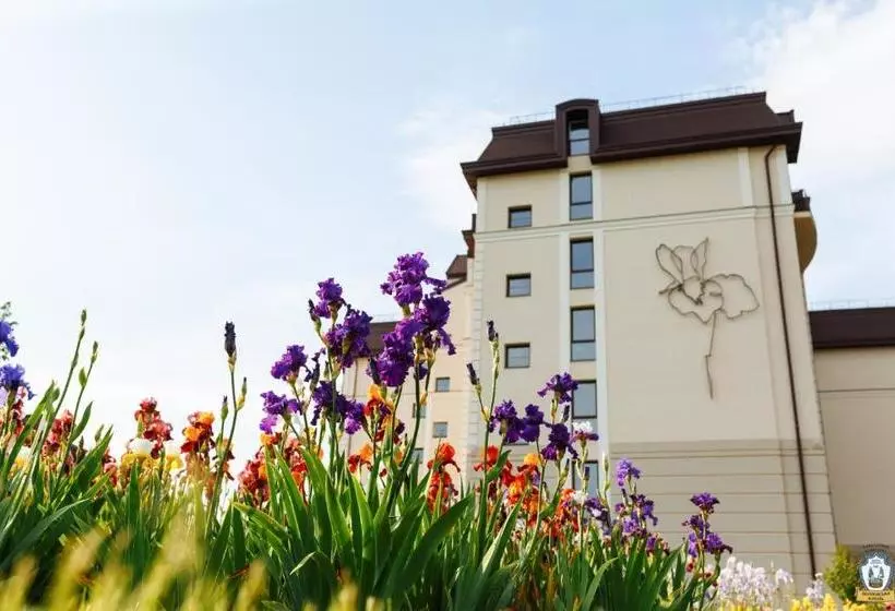 Apartament Hotel By Derenivska Kupil