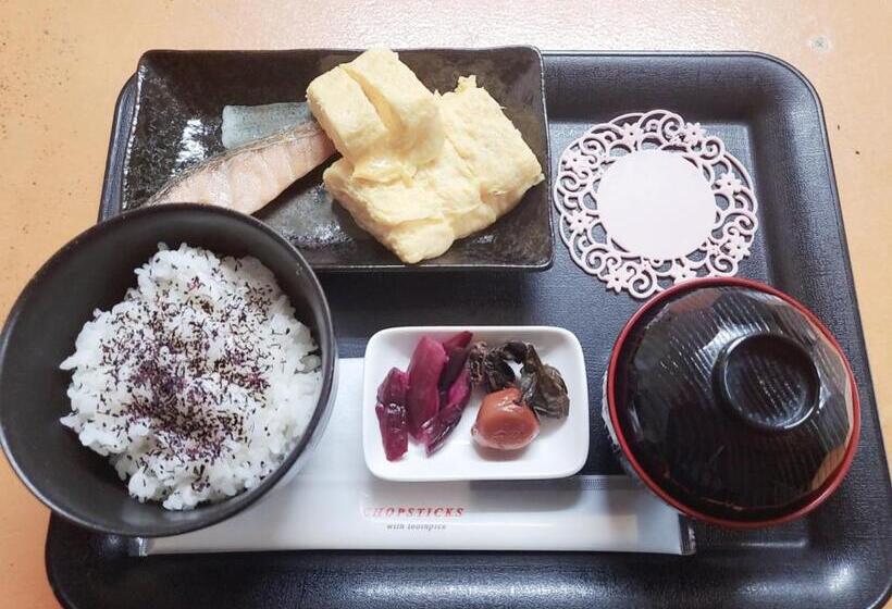 בית מלון כפרי Aloha Inn Aine