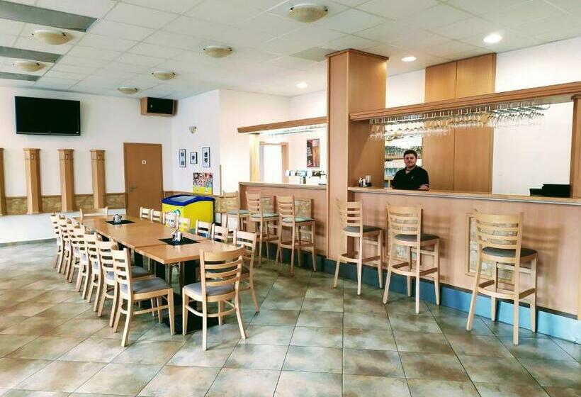 בית מלון כפרי Berounka