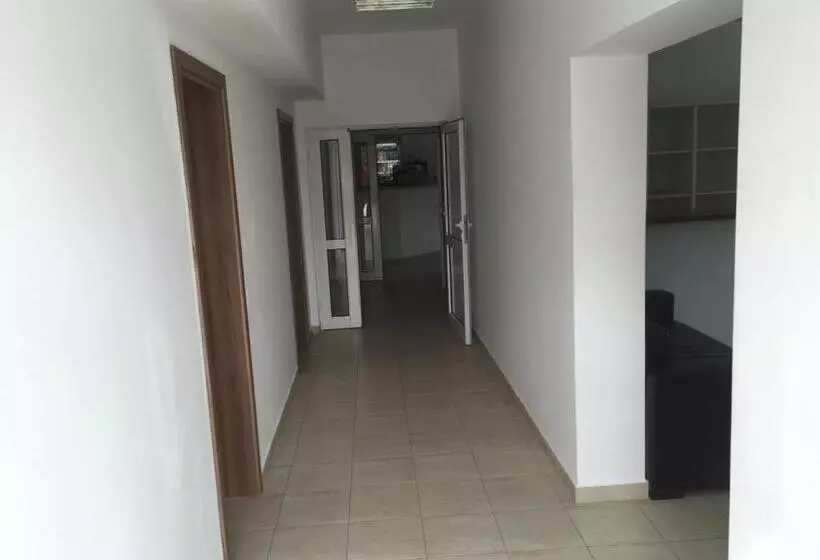 Hotelli By The River