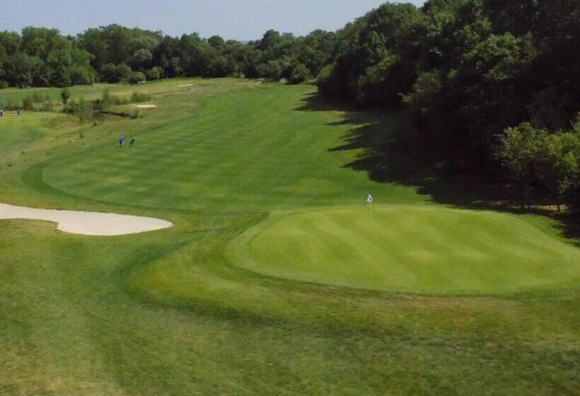 ホテル Golf Bitozeves