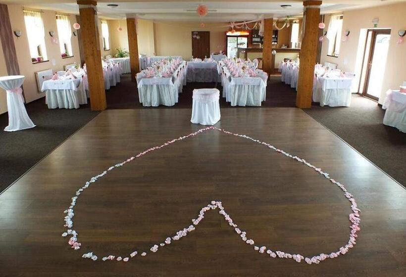 ホテル Golf Bitozeves