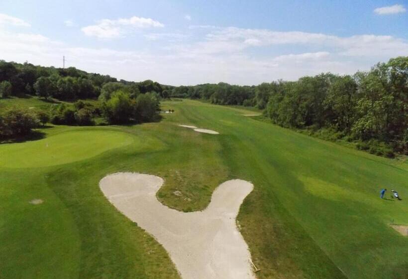 ホテル Golf Bitozeves