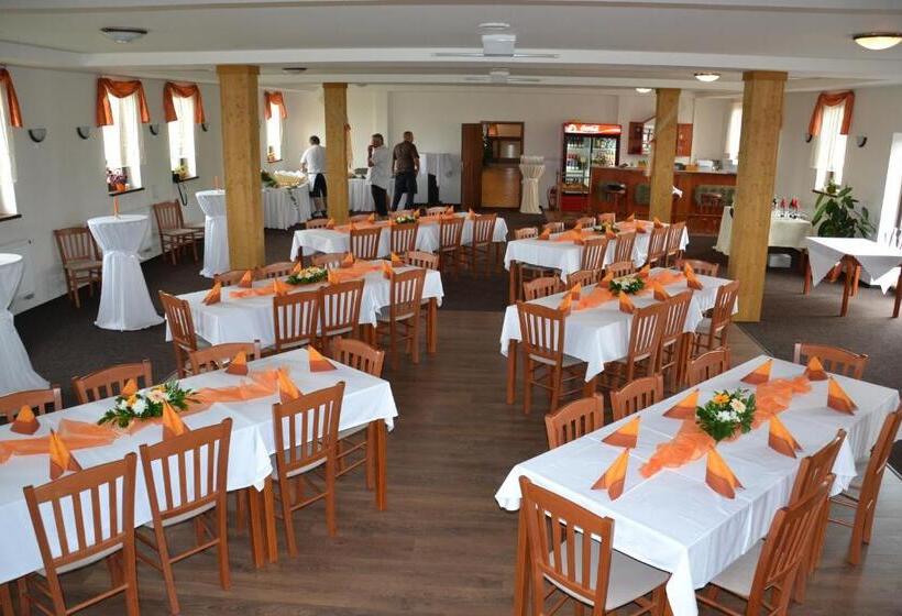 ホテル Golf Bitozeves