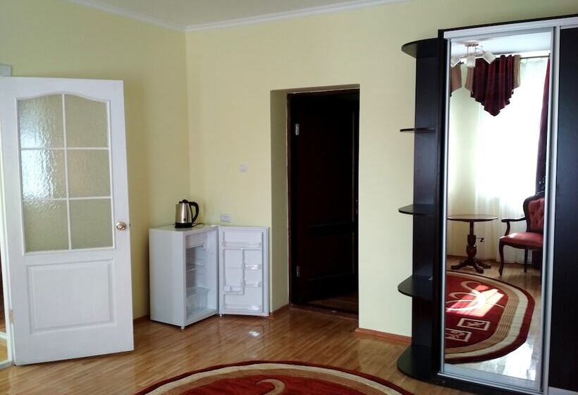 בית מלון כפרי Kiev Plus