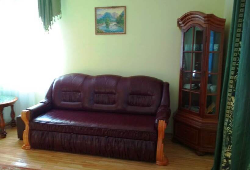 בית מלון כפרי Kiev Plus