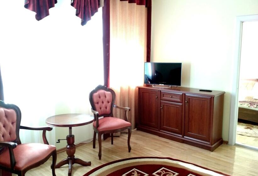 בית מלון כפרי Kiev Plus