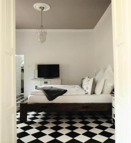 Пансион Boutique Hotel Le Baron