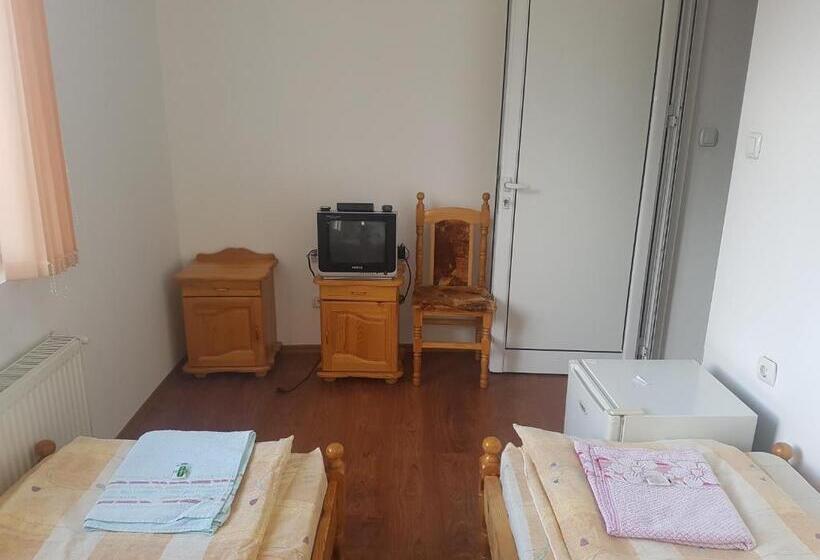 Pension Guest House Chala