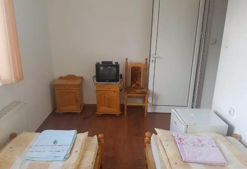 Majatalo Guest House Chala