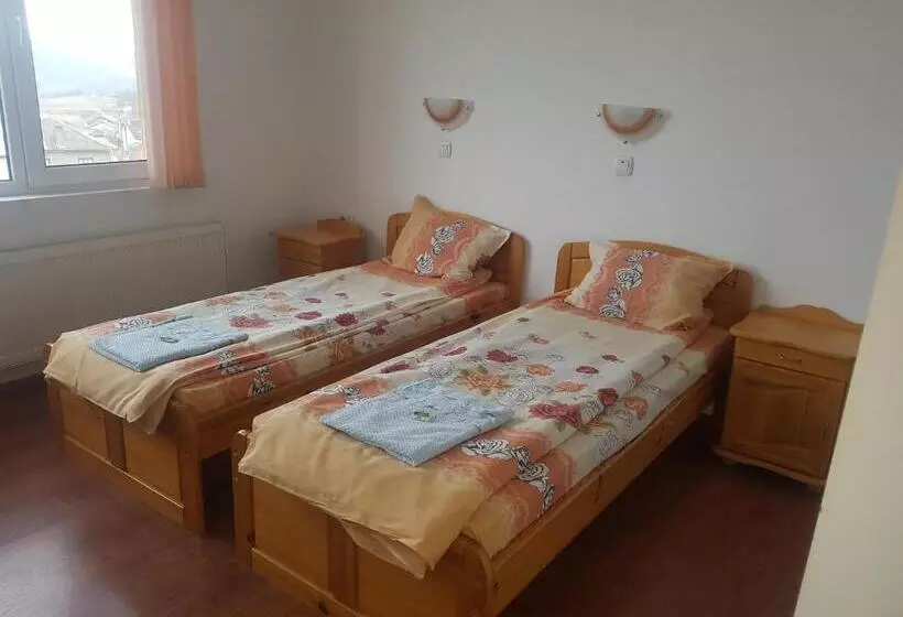 Majatalo Guest House Chala