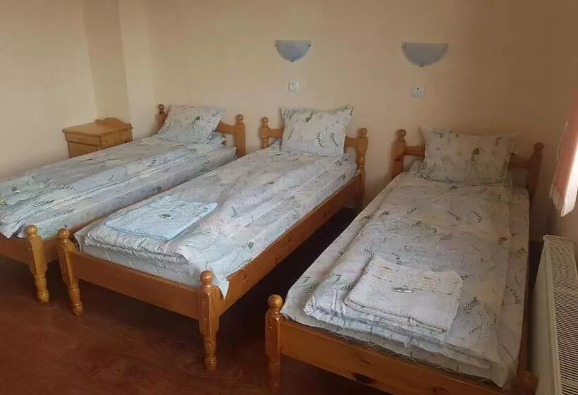 Majatalo Guest House Chala