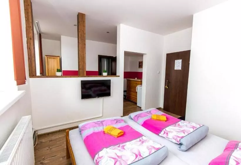 Majatalo Penzion A Restaurace Na Salaši