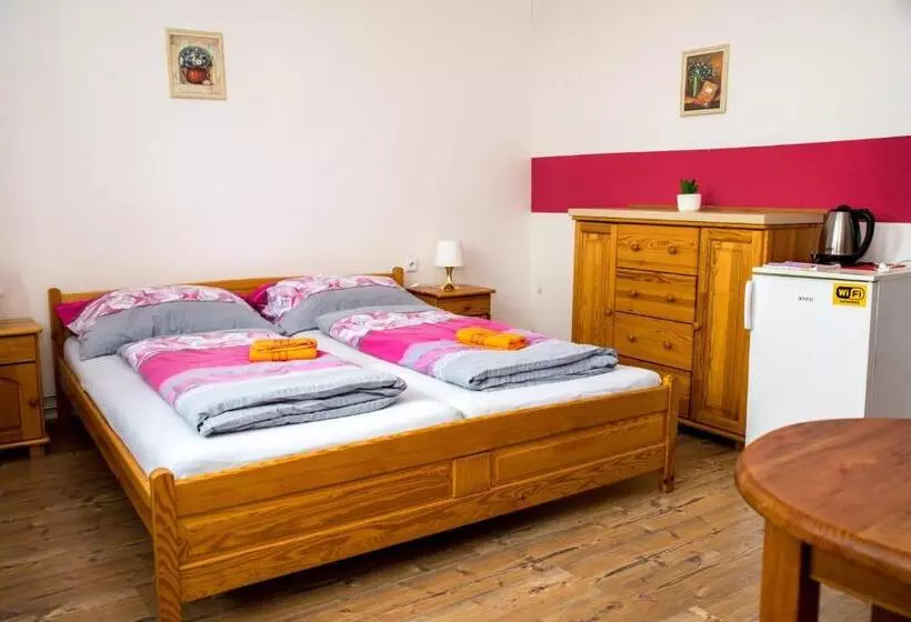 Majatalo Penzion A Restaurace Na Salaši