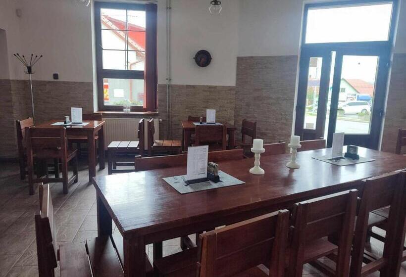 펜션 Penzion A Restaurace Na Salaši