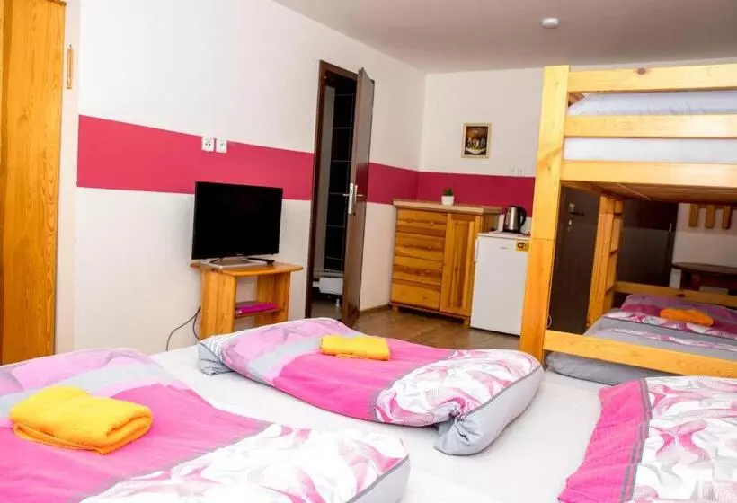 Majatalo Penzion A Restaurace Na Salaši