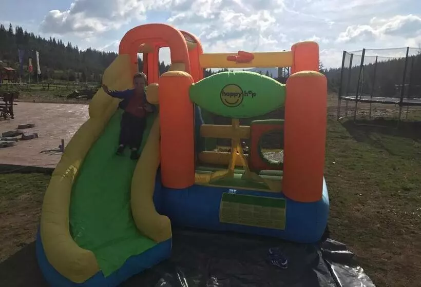 ペンション Poarta Raiului