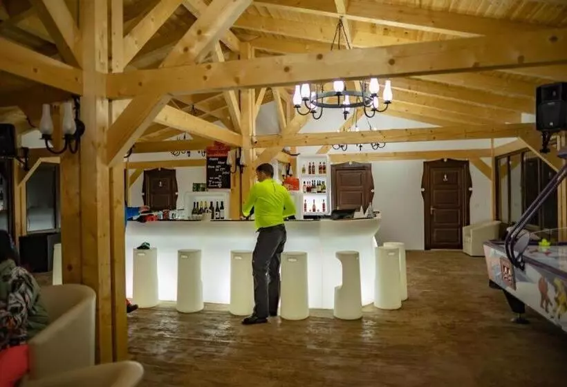 ペンション Poarta Raiului