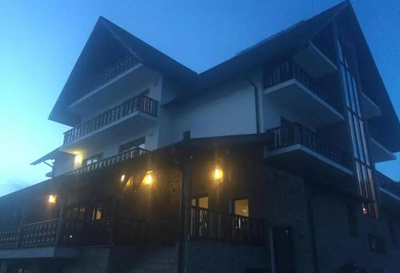 ペンション Poarta Raiului