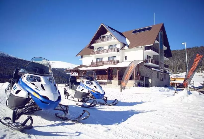 ペンション Poarta Raiului