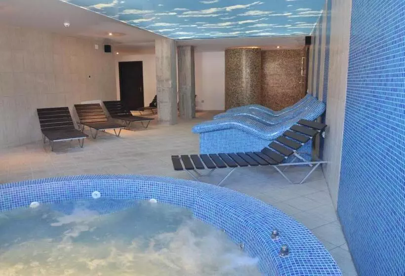 ペンション Poarta Raiului