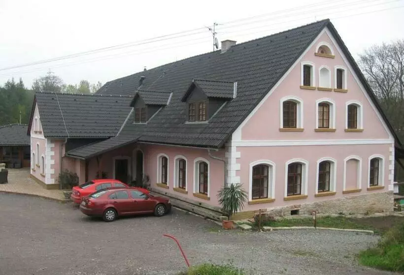 Majatalo Penzion U Pešíků