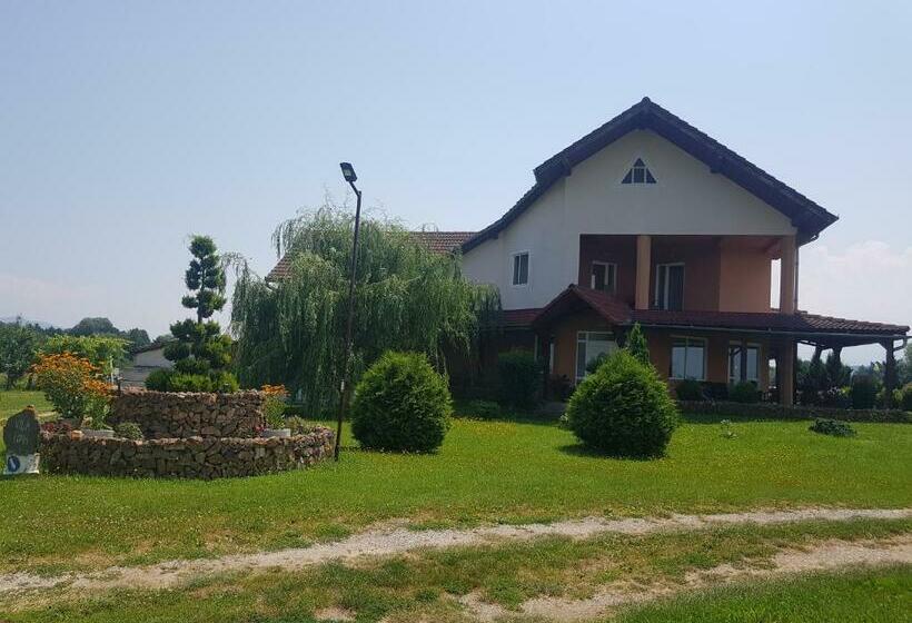 بنسيون Vila Ivan