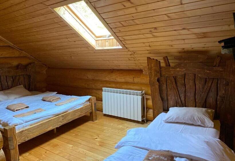 호스텔 Berloga Sinevir