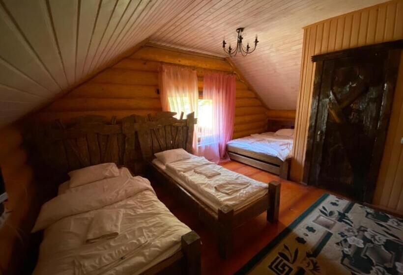 호스텔 Berloga Sinevir