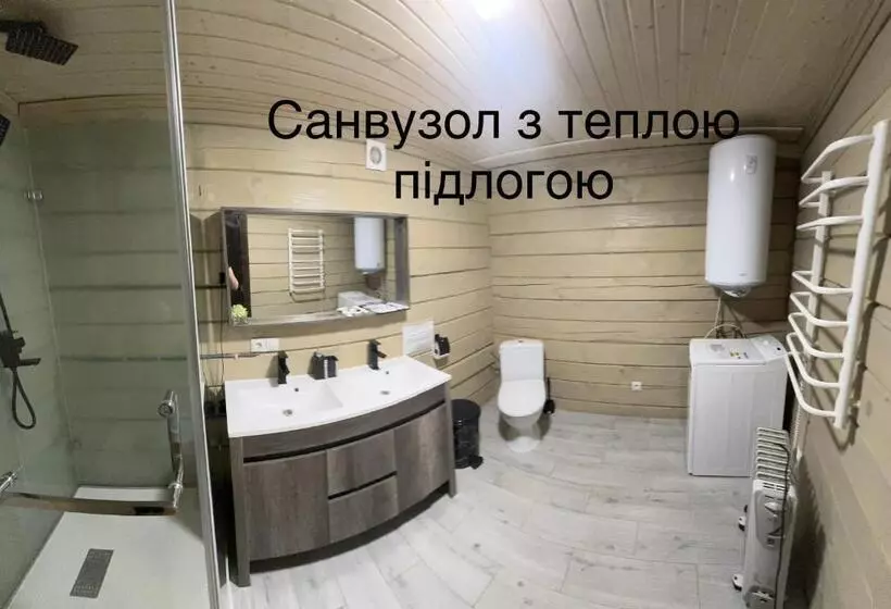 Retkeilymaja Berloga Sinevir