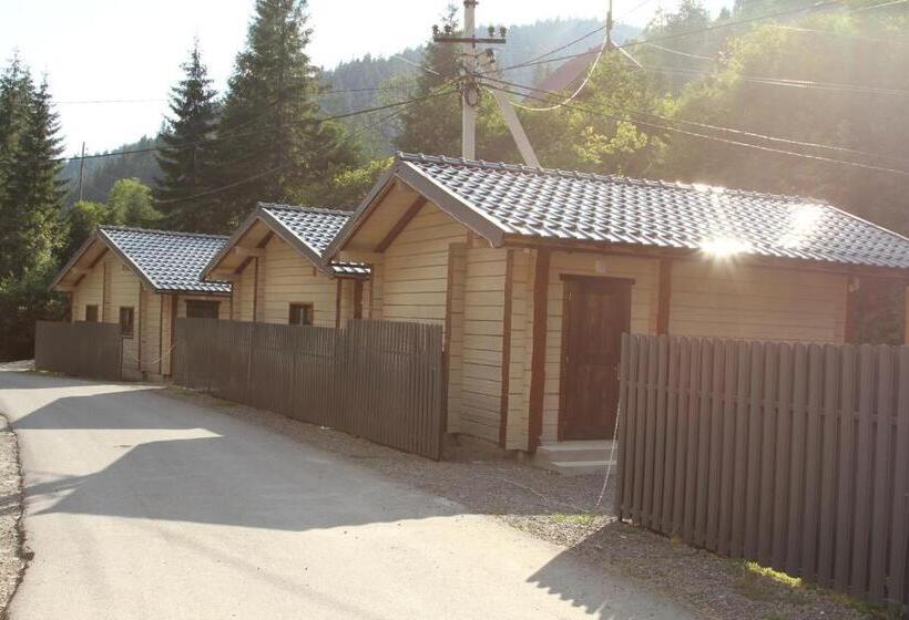 호스텔 Berloga Sinevir