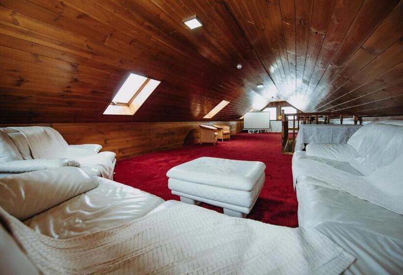 هتل Aries Vârtop