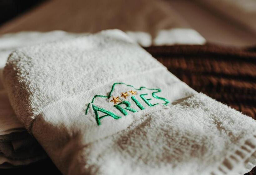 هتل Aries Vârtop