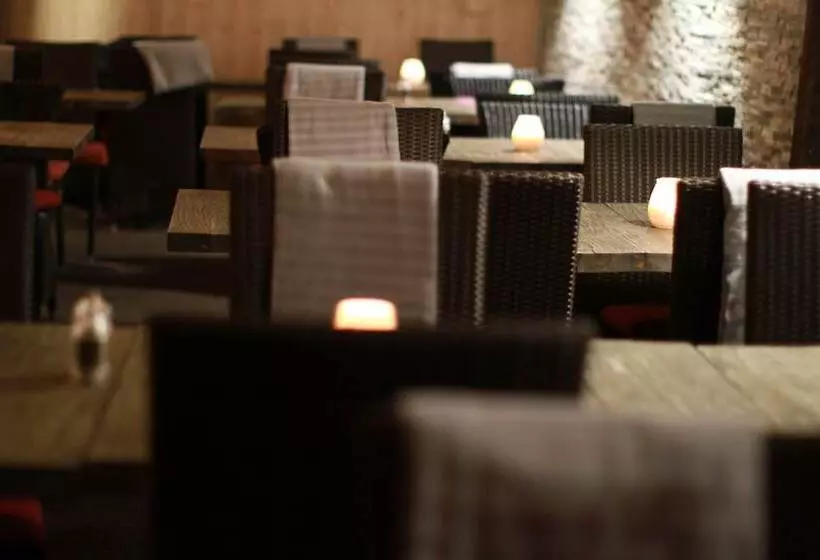 Hotelli Gasthof Bären Oberbipp