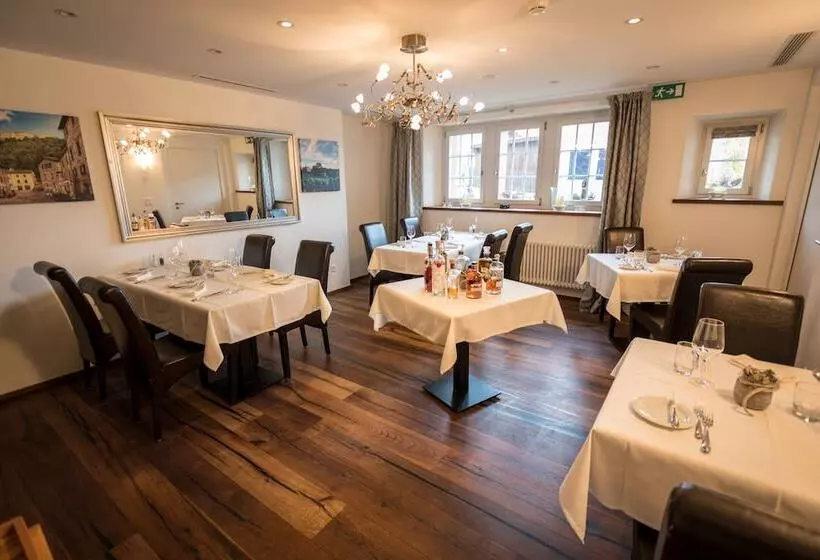 Hotelli Gasthof Bären Oberbipp