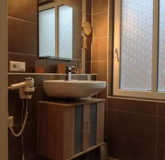 Hotelli Ferienparadies Waldidylle, Familiengeführt Seit 20 Jahren   Mit Großem Pool Und Viel Platz!