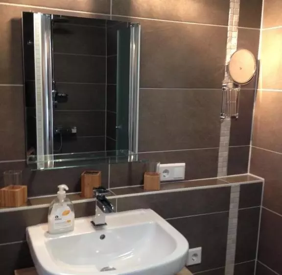 Hotelli Ferienparadies Waldidylle, Familiengeführt Seit 20 Jahren   Mit Großem Pool Und Viel Platz!