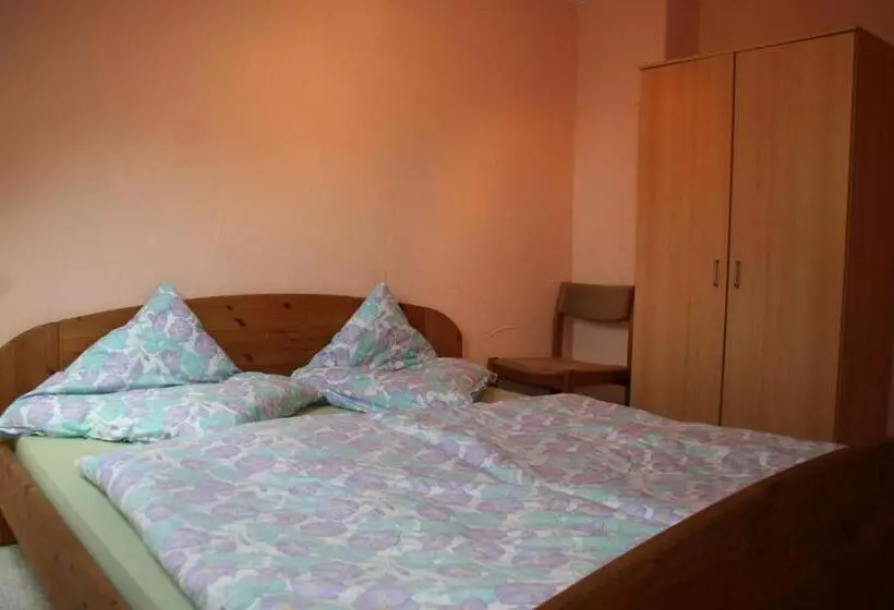 Hotelli Ferienparadies Waldidylle, Familiengeführt Seit 20 Jahren   Mit Großem Pool Und Viel Platz!