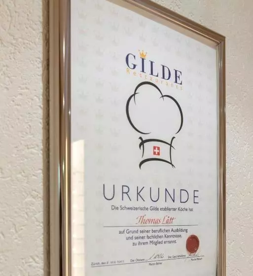 Hotelli Gasthof Kreuz Mühledorf