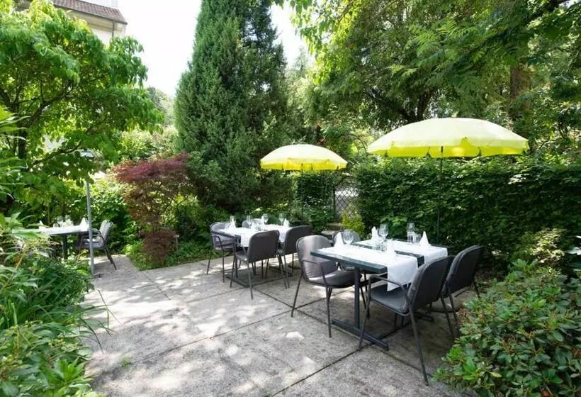 Hotelli Gasthof Kreuz Mühledorf