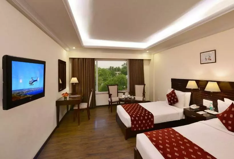 Hotelli Keshav Clarks Inn Gadag