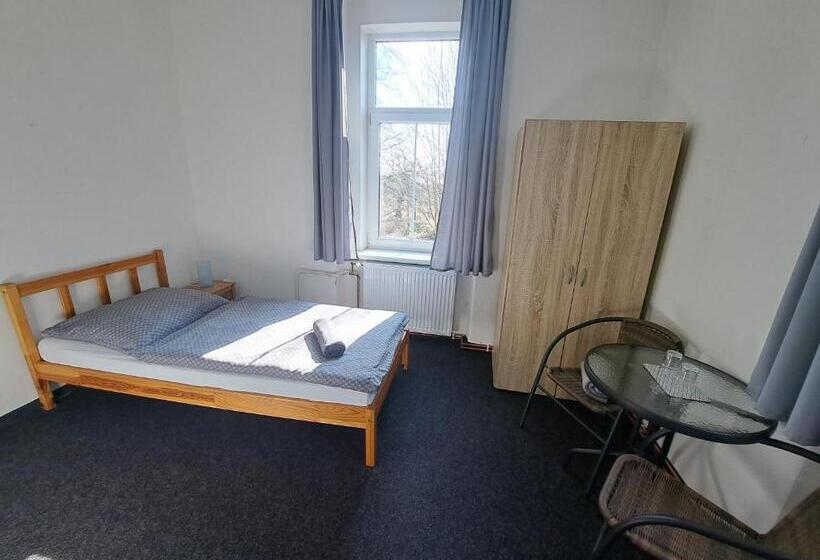 Hotel Pension U Johnů