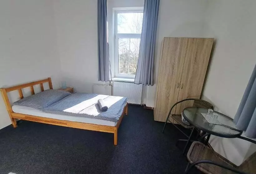 Hotelli Pension U Johnů