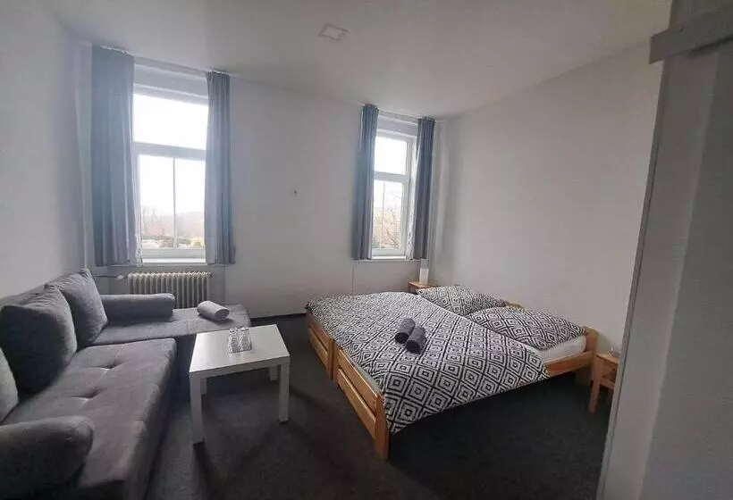 Hotelli Pension U Johnů