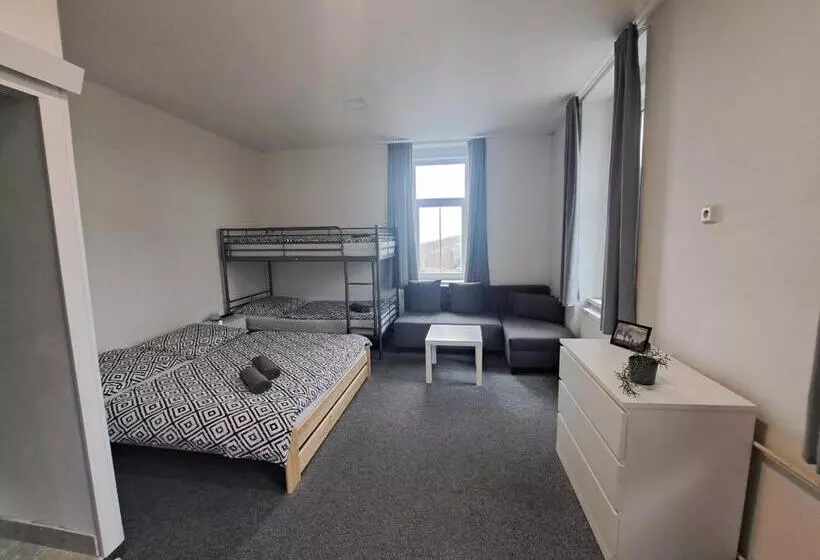 Hotelli Pension U Johnů