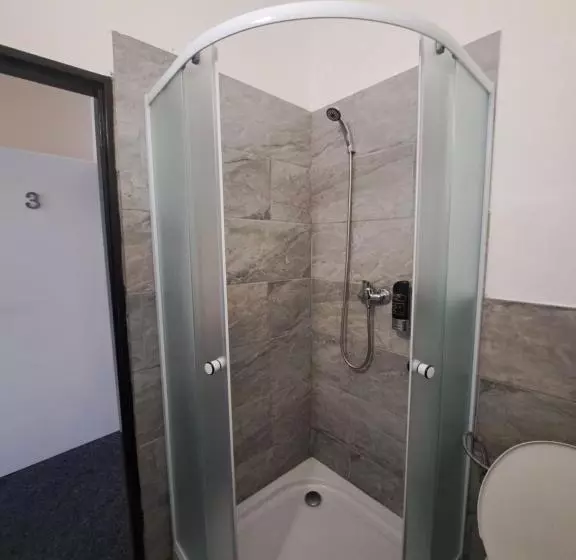 Hotelli Pension U Johnů