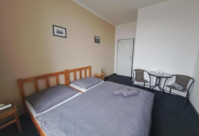 Hotel Pension U Johnů